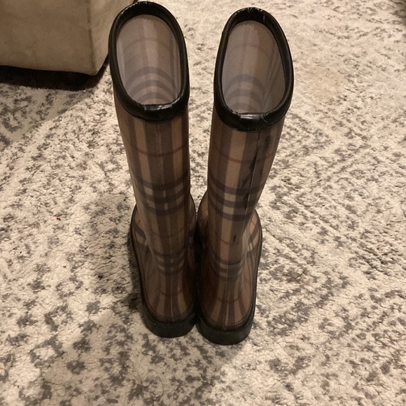 BURBERRY
Haymarket Check Pattern Rubber Rain Boots - Picture 3 of 4